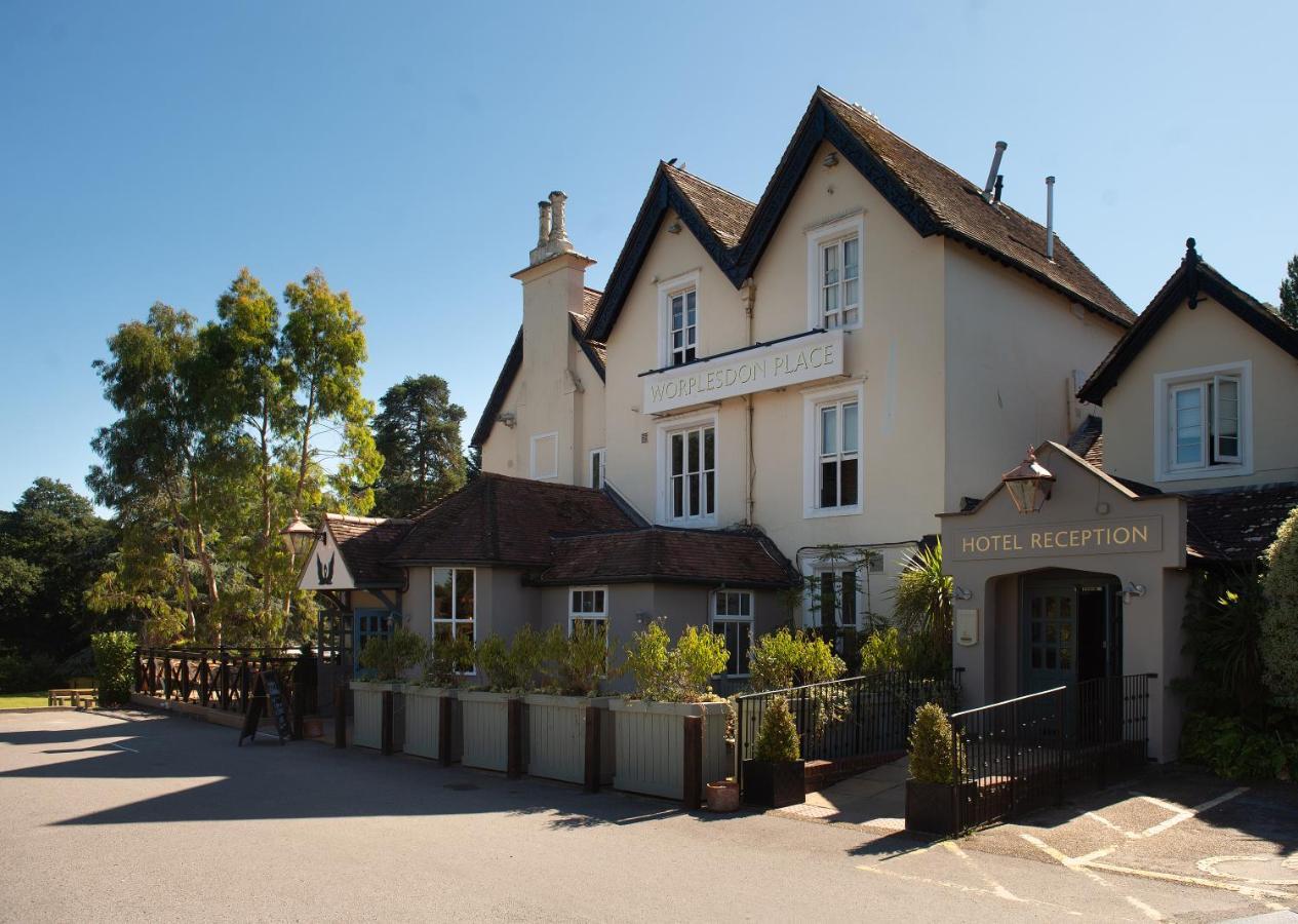 Worplesdon Place Hotel ギルフォード エクステリア 写真