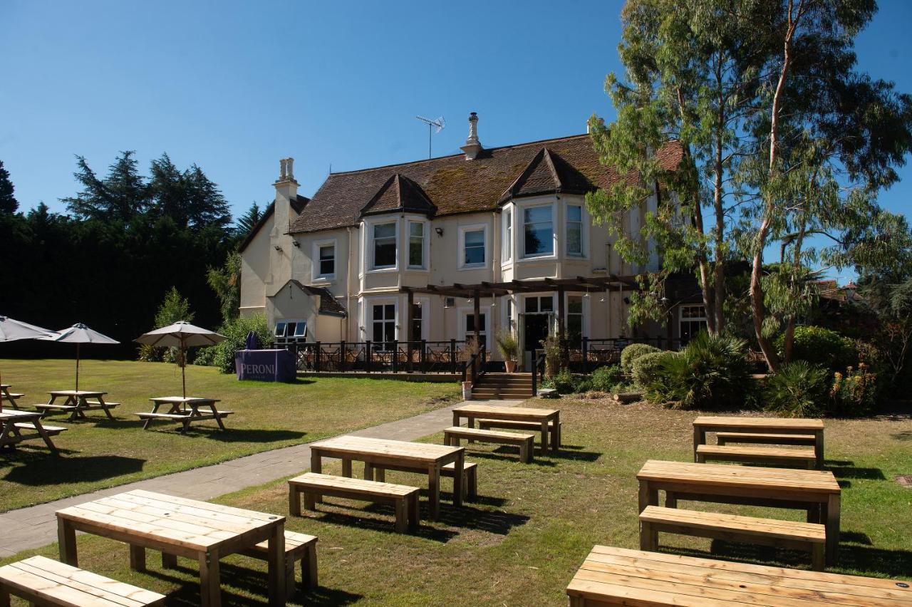 Worplesdon Place Hotel ギルフォード エクステリア 写真