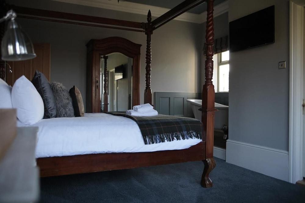 Worplesdon Place Hotel ギルフォード エクステリア 写真