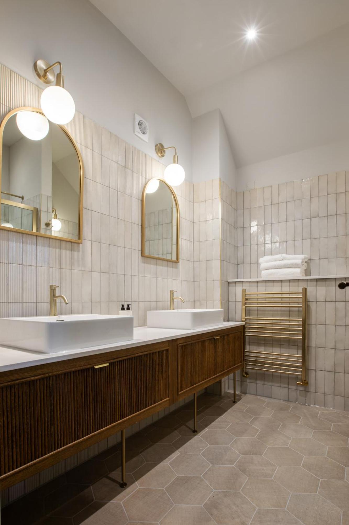 Worplesdon Place Hotel ギルフォード エクステリア 写真