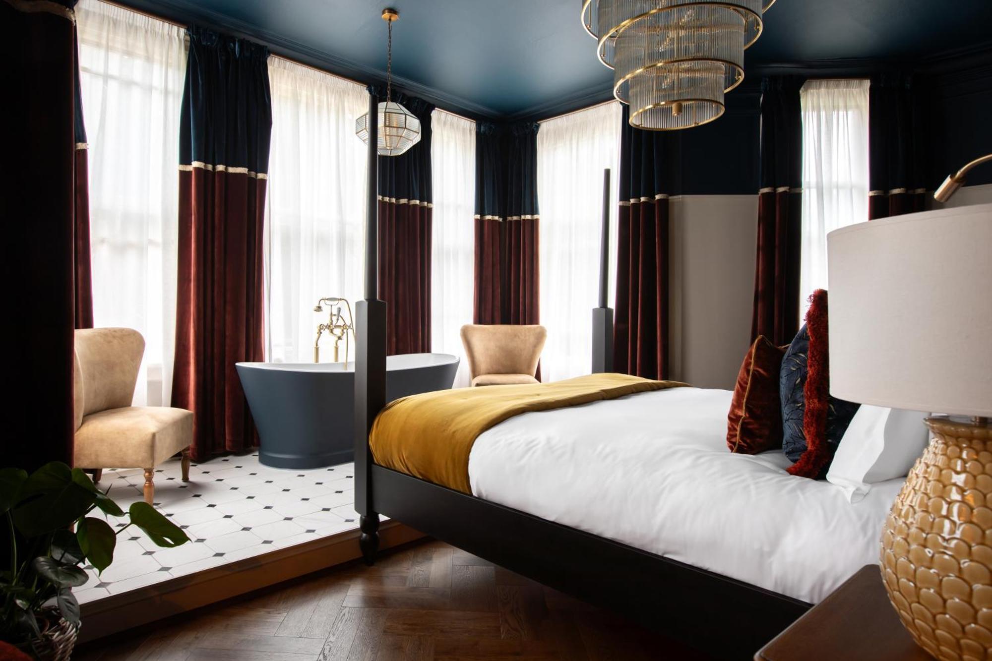 Worplesdon Place Hotel ギルフォード エクステリア 写真